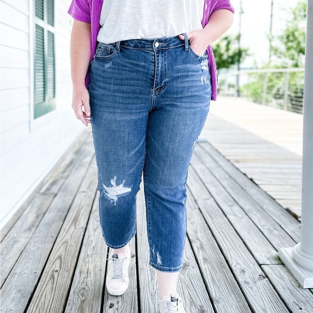 Judy Blue High Rise Medium Wash Pocket Embroidery Ankle Straight Leg Jeans